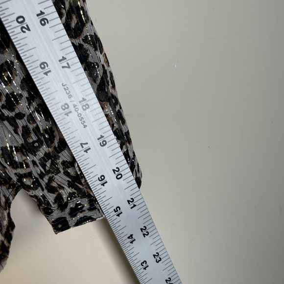 Velvet By Graham & Spencer Peyton Leopard Blouse TUNIC Womens Sz XS metallic - Picture 10 of 14
